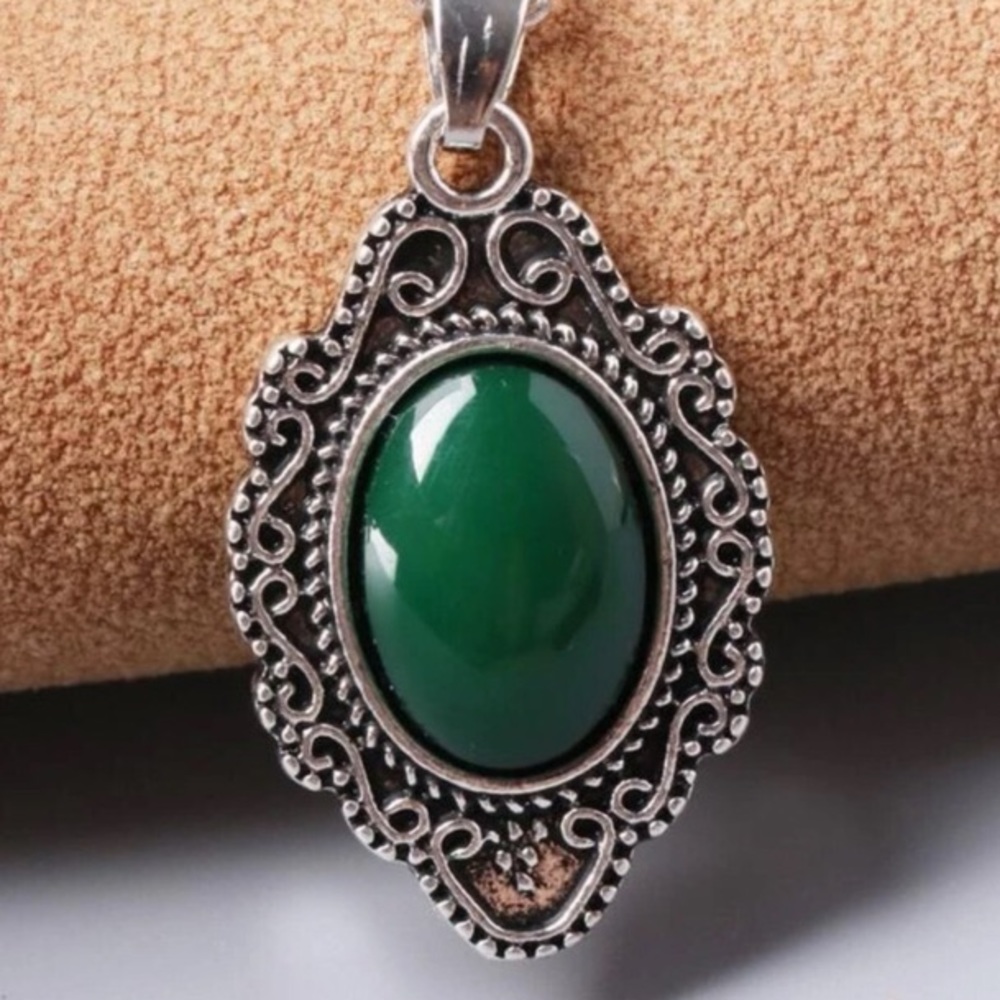Antique Silver Green Stone Necklace